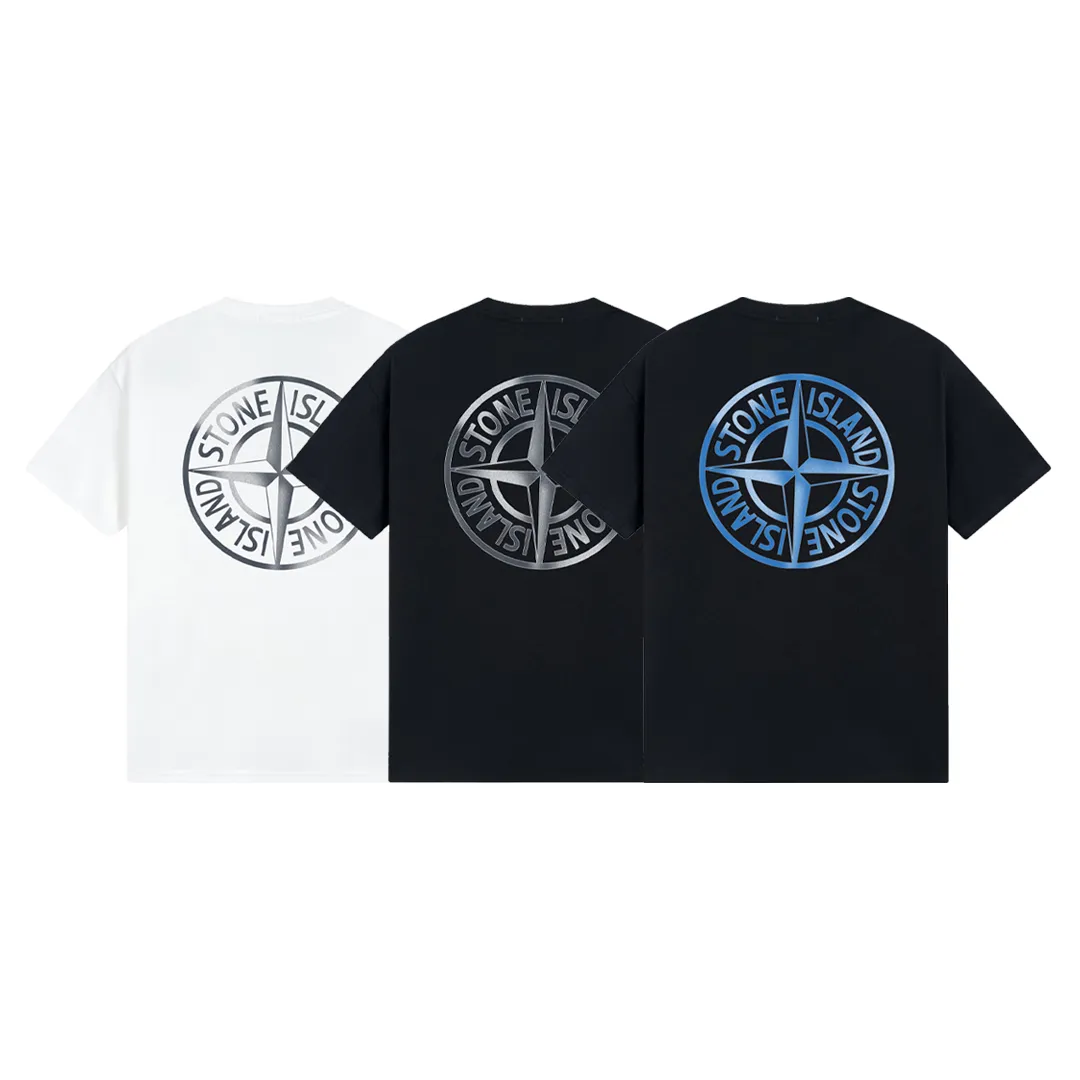 W602#P110💰 2025🆕 Stone lsland/Stone Island gradient compass printed short-sleeved T-shirt ⚠️[Original creation with high control of details] -Made of 260g combed cotton double yarn, soft and comfortable to the touch, sweat-absorbent and breathable. -Simple basic and versatile style, original quality, the first choice for couples. -Made in a large factory, four needles and five threads on the shoulder, neatly routed, high quality workmanship. -Same style for men and women. Very versatile, one piece for everyone, details are clearly visible. Color: black and white black blue white Size: M L